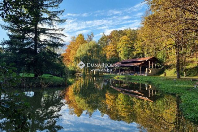 Eladó nyaraló, Komlón 158 M Ft, 9 szobás / költözzbe.hu