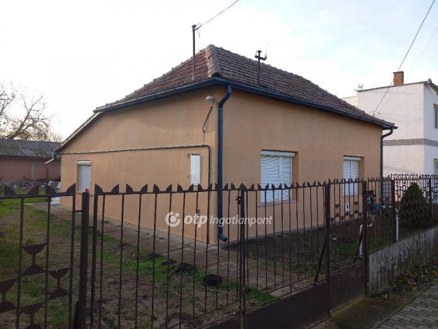 Eladó családi ház, Kaszaperen 14.5 M Ft, 3 szobás