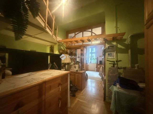 Eladó téglalakás, Budapesten, VII. kerületben 62.9 M Ft