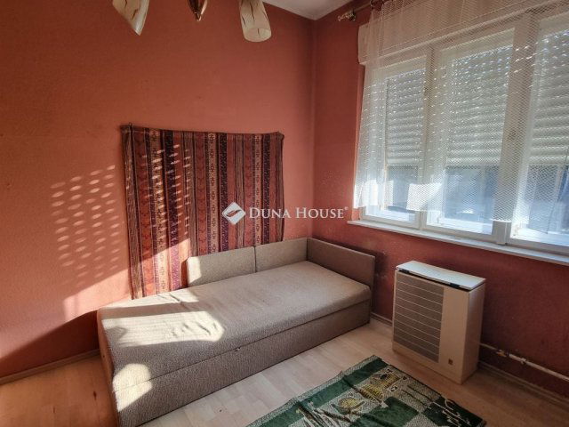 Eladó családi ház, Keszthelyen 110 M Ft, 3 szobás