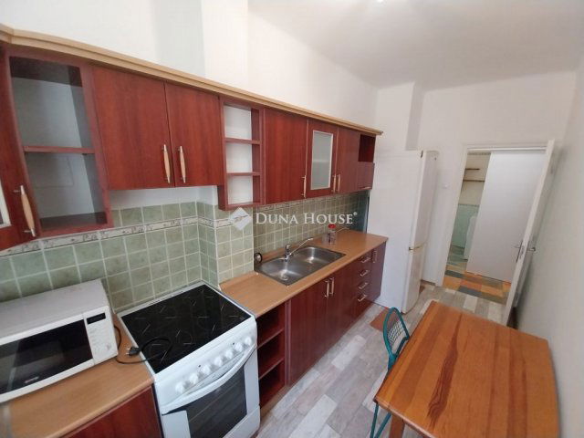 Kiadó téglalakás, albérlet, Tatabányán 150 E Ft / hó