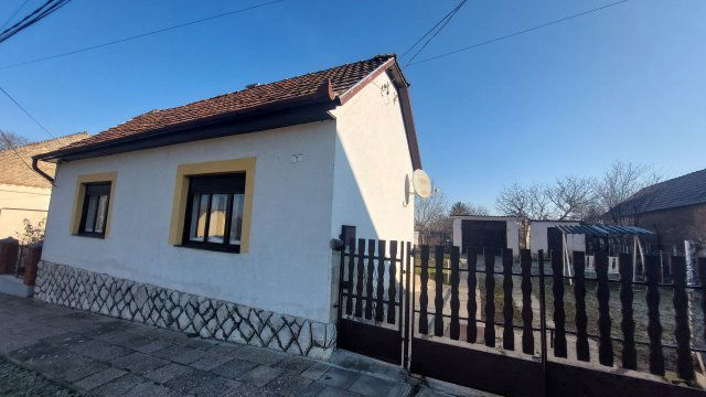 Eladó családi ház, Dombóváron 20.9 M Ft, 3 szobás