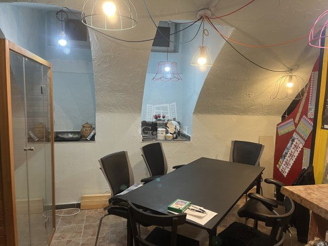 Eladó iroda, Budapesten, VII. kerületben 54.9 M Ft, 3+1 szobás