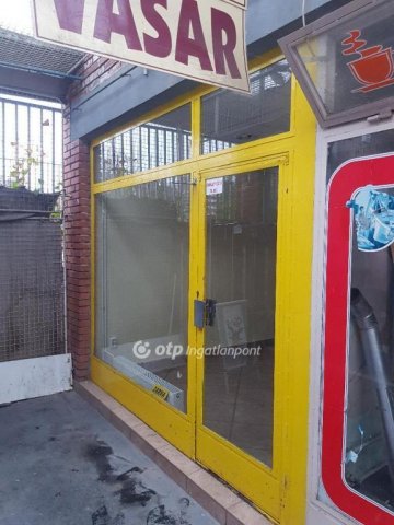 Eladó üzlethelyiség, Salgótarjánban 4.5 M Ft, 1 szobás