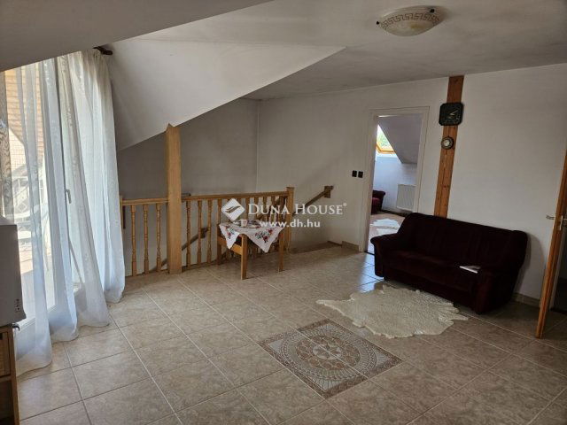 Eladó családi ház, Enyingen 66 M Ft, 6 szobás