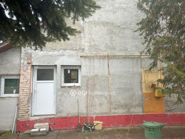 Eladó családi ház, Nagykőrösön 27.5 M Ft, 2 szobás