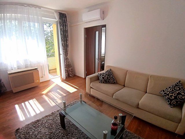 Eladó téglalakás, Szolnokon 29.9 M Ft, 2 szobás