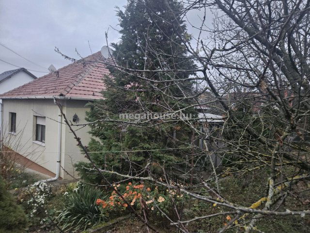 Eladó családi ház, Budaörsön 120 M Ft, 3 szobás