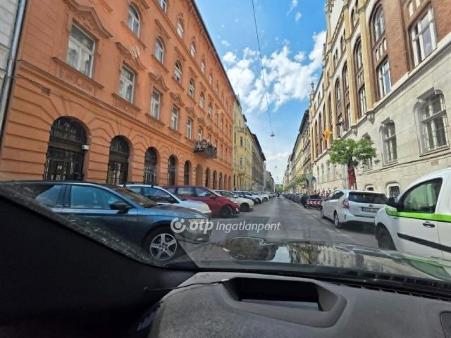 Eladó téglalakás, Budapesten, VI. kerületben 98 M Ft, 2 szobás