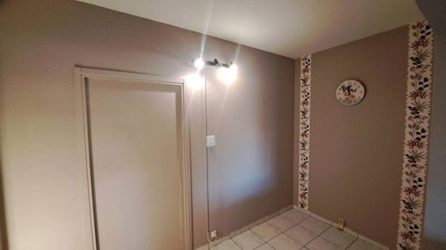 Eladó téglalakás, Tatán 41.9 M Ft, 2 szobás