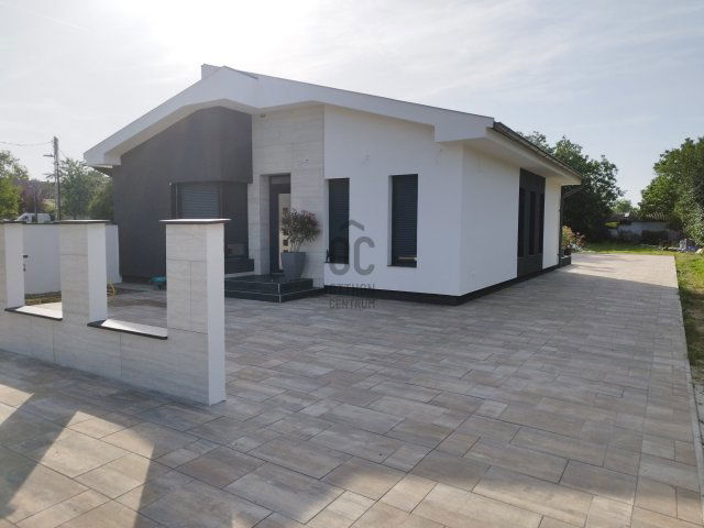 Eladó családi ház, Balatonszabadiban 99.9 M Ft, 4 szobás