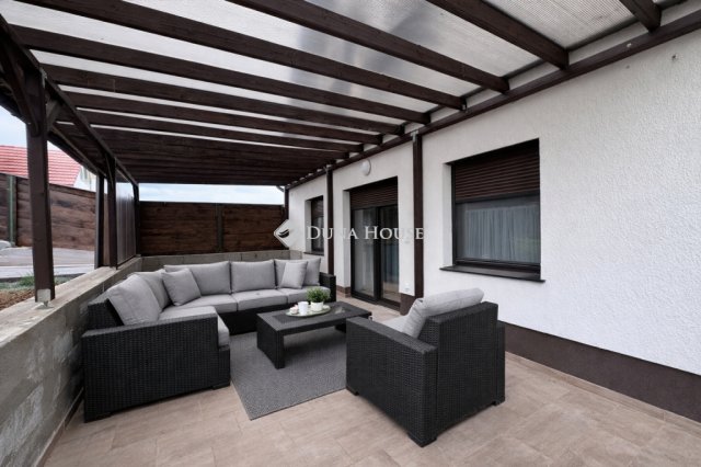 Eladó családi ház, Pécsváradon 139.99 M Ft, 7 szobás