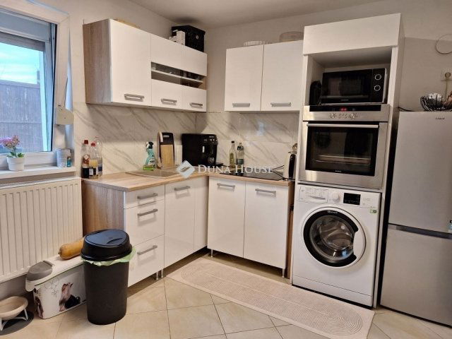 Eladó családi ház, Kecskeméten 57.2 M Ft, 3 szobás