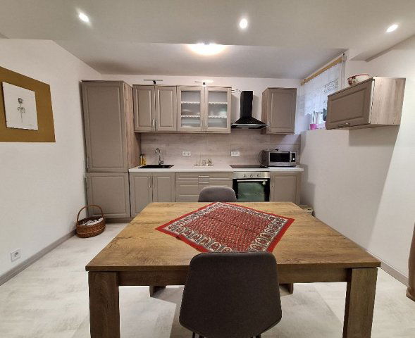 Eladó téglalakás, Hévízen 35.5 M Ft, 2 szobás