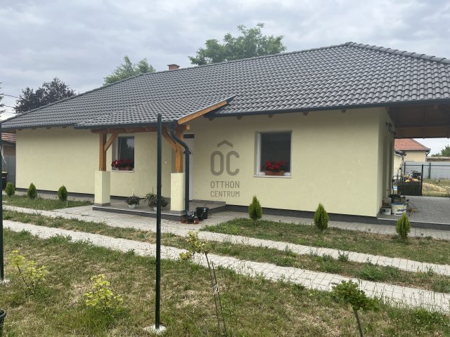 Eladó családi ház, Abonyban 74.9 M Ft, 3 szobás