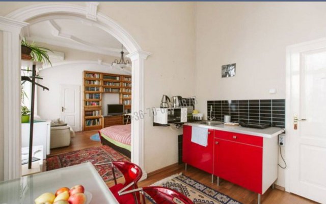 Eladó téglalakás, Budapesten, V. kerületben, Sas utcában
