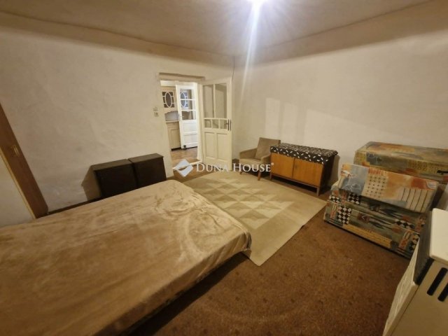 Eladó családi ház, Földeákon 13.5 M Ft, 2 szobás