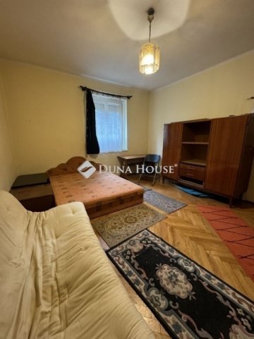 Eladó téglalakás, Veszprémben 62.9 M Ft, 3 szobás