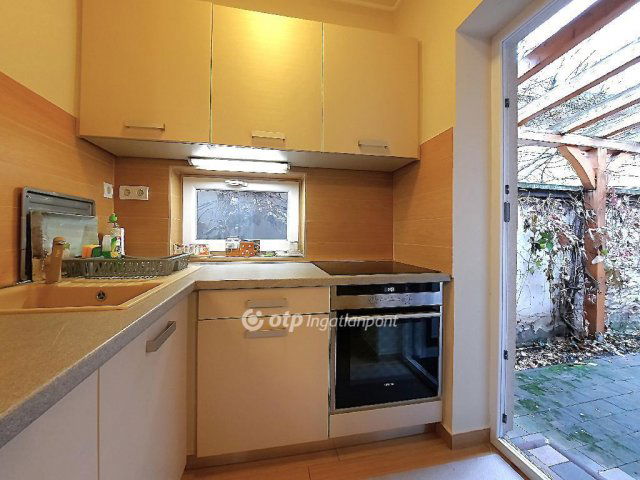 Eladó családi ház, Siófokon 275 M Ft, 6 szobás