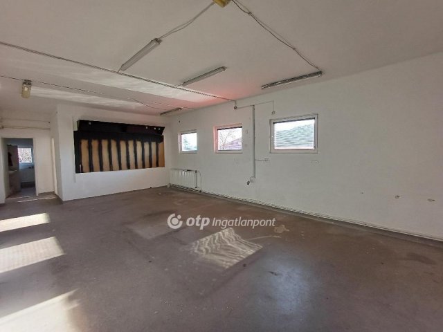 Eladó családi ház, Polgáron 44.9 M Ft, 4+2 szobás