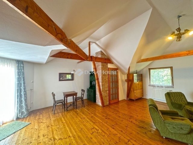 Eladó családi ház, Szentendrén 200.8 M Ft, 6 szobás