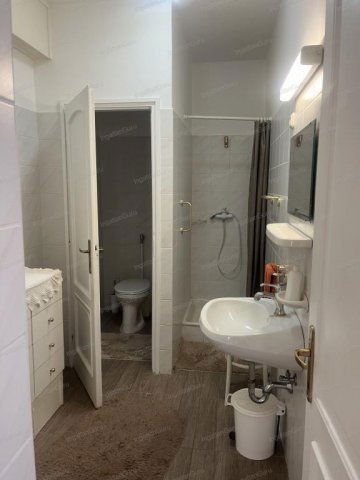 Eladó családi ház, Kecskeméten 124.9 M Ft, 5+2 szobás