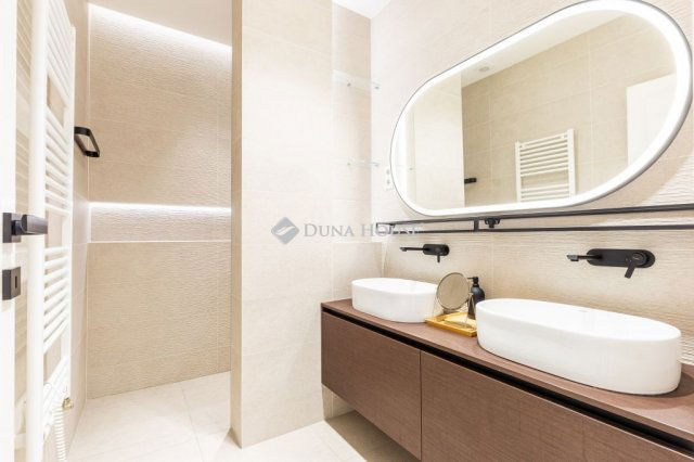 Eladó téglalakás, Budapesten, V. kerületben 325 M Ft, 4 szobás