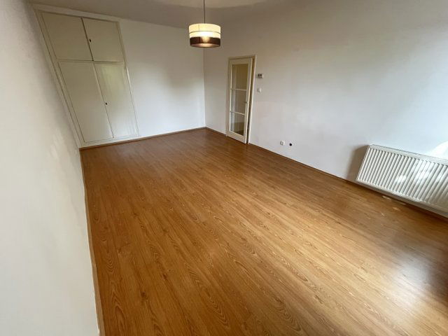 Eladó téglalakás, Kaposváron, Hársfa utcában 31.9 M Ft