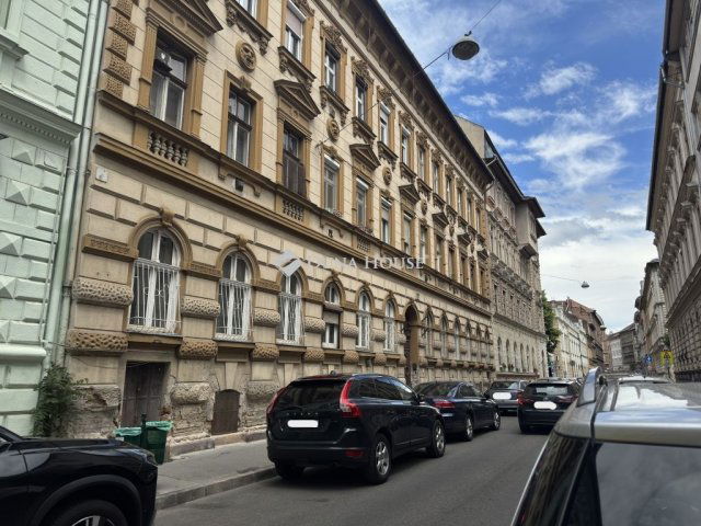 Eladó ipari ingatlan, Budapesten, VII. kerületben 45 M Ft