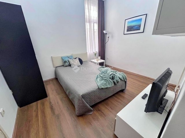 Eladó téglalakás, Budapesten, V. kerületben 84 M Ft, 2 szobás