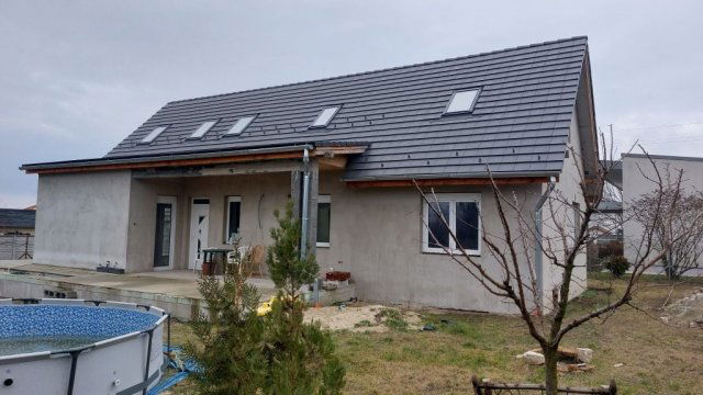 Eladó családi ház, Százhalombattán 88 M Ft, 2+2 szobás