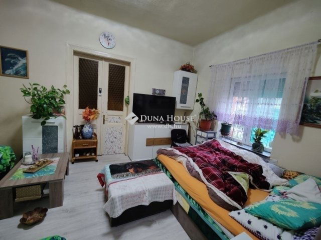 Eladó családi ház, Vecsésen 49.5 M Ft, 2 szobás