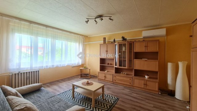 Eladó panellakás, Pécsett 43 M Ft, 2 szobás