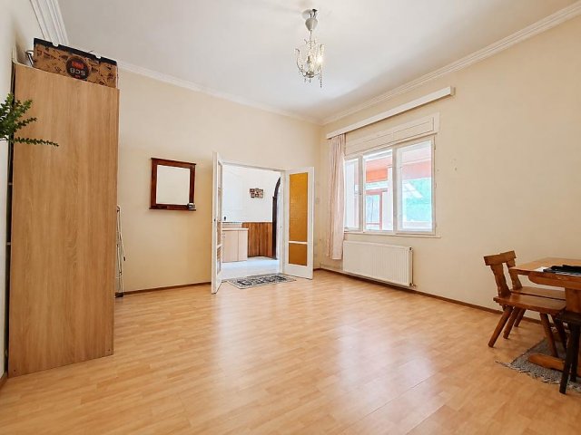 Eladó családi ház, Budapesten, XV. kerületben 69.9 M Ft