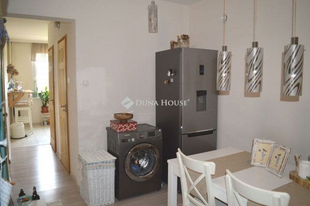 Eladó panellakás, Debrecenben 67 M Ft, 3 szobás