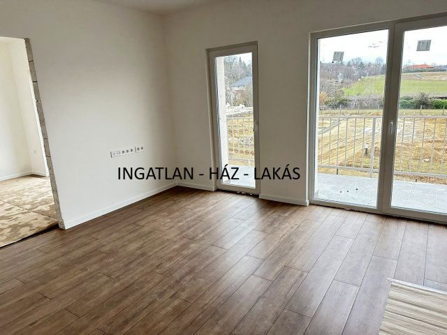 Eladó téglalakás, Mogyoródon 59.6 M Ft, 3 szobás