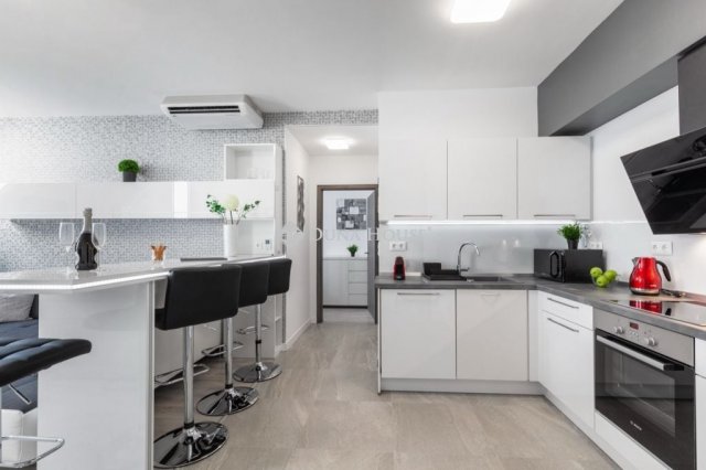 Eladó téglalakás, Budapesten, VI. kerületben 104.9 M Ft