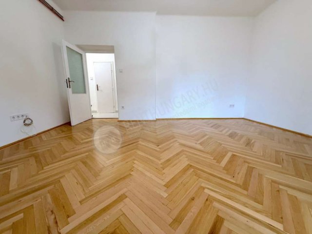 Eladó téglalakás, Budapesten, XIV. kerületben, Thököly úton