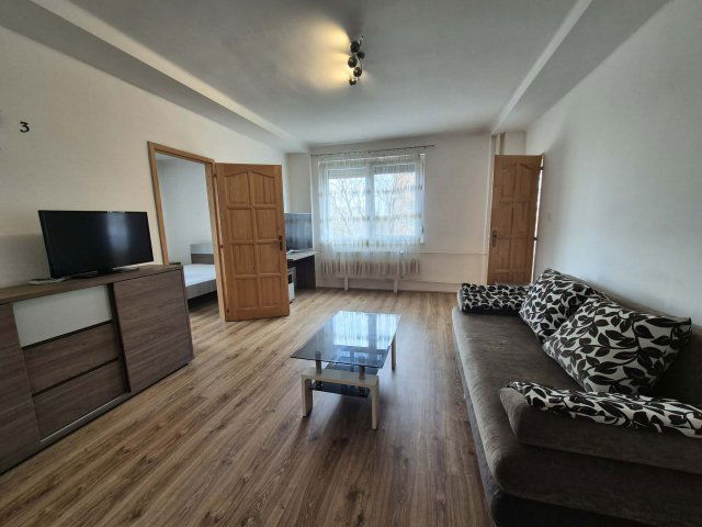 Kiadó téglalakás, albérlet, Pécsett, Esztergár Lajos utcában