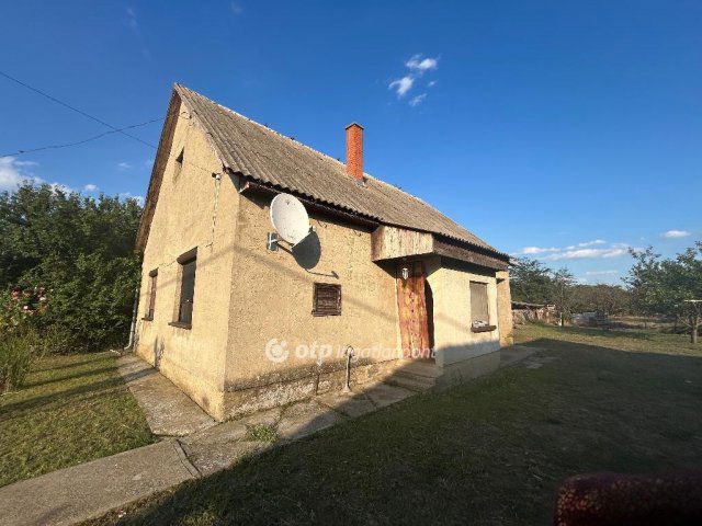 Eladó családi ház, Nádudvaron 26 M Ft, 3 szobás