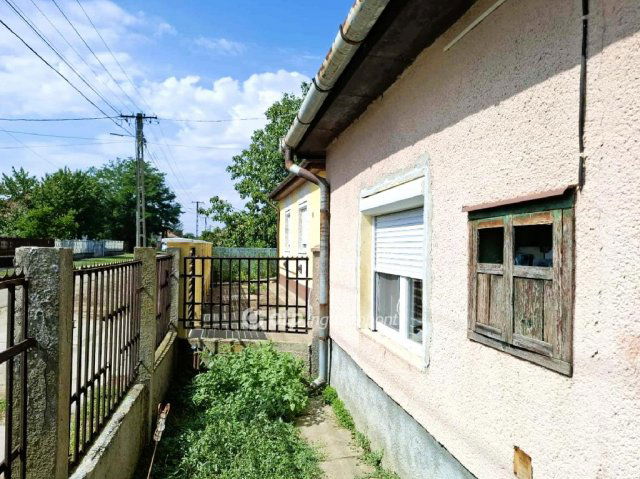 Eladó családi ház, Biharkeresztesen 17.5 M Ft, 1 szobás