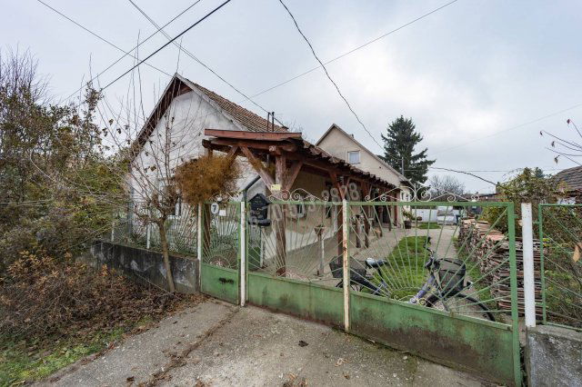 Eladó családi ház, Érsekvadkerten 7.9 M Ft, 2 szobás