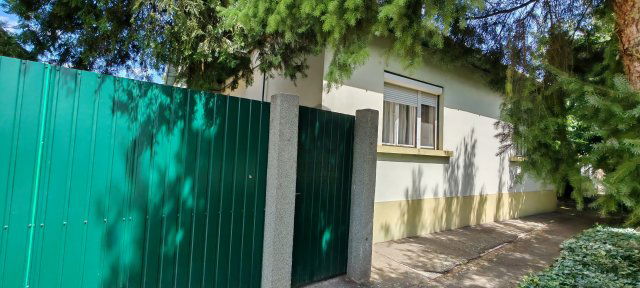 Eladó családi ház, Makón 41.9 M Ft, 4 szobás