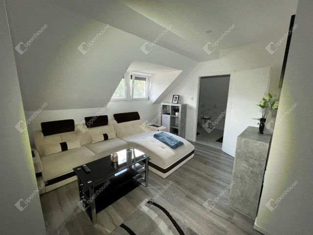 Eladó téglalakás, Fertőszentmiklóson 68.9 M Ft, 2 szobás