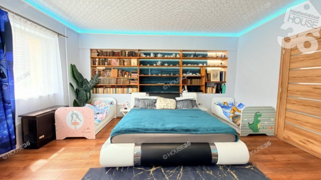 Eladó családi ház, Szabadszálláson 37.9 M Ft, 2 szobás