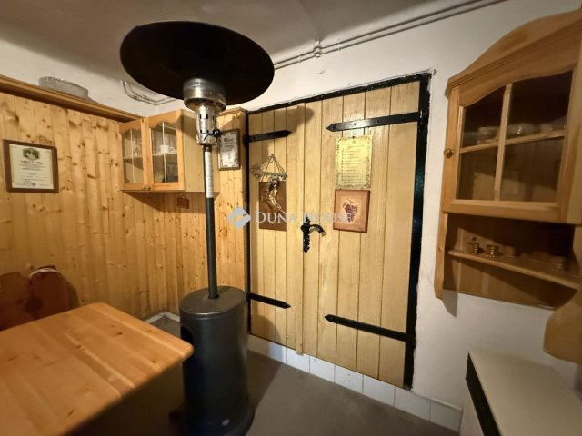 Eladó nyaraló, Nyergesújfaluban 20.9 M Ft, 1 szobás