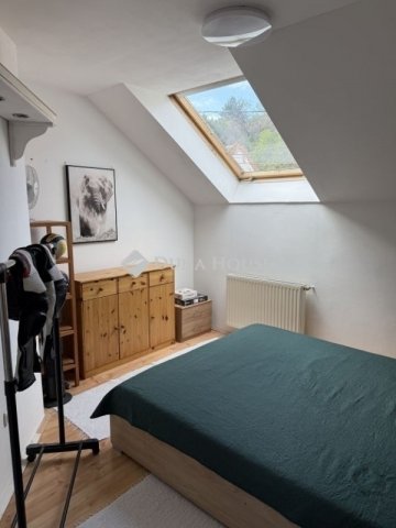 Eladó téglalakás, Pécsett 84.9 M Ft, 5 szobás