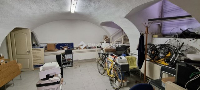 Eladó üzlethelyiség, Kecskeméten 35 M Ft / költözzbe.hu