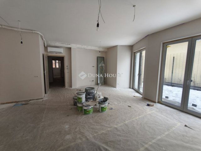 Eladó téglalakás, Kecskeméten 89.2 M Ft, 1+2 szobás