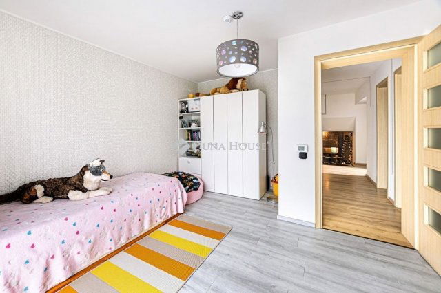 Eladó családi ház, Budaörsön 299 M Ft, 5 szobás